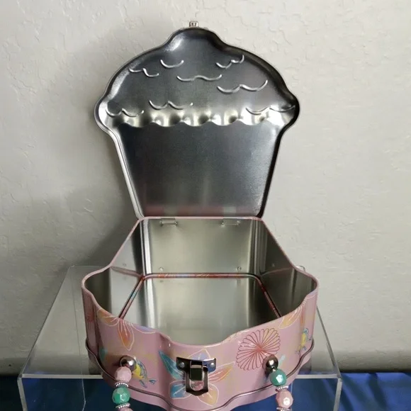 DISNEY THE LITTLE MERMAID ARIEL TIN CUPCAKE LUNCHBOX - Picture 7 of 7